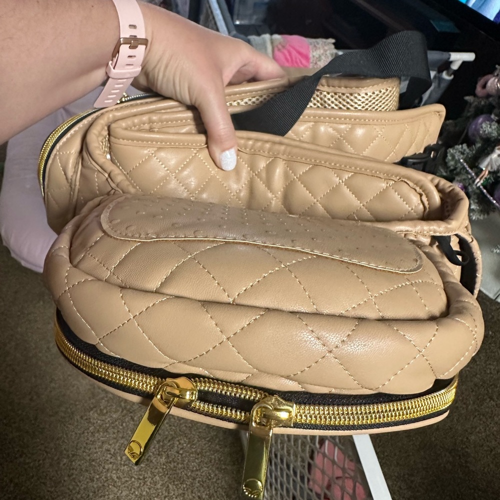 Tush baby baby carrier with extender belt